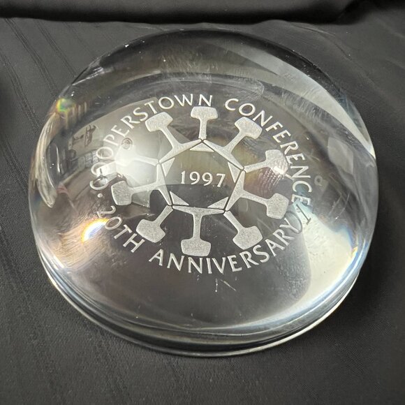 ROUND GLASS DESK PAPERWEIGHT 3 SET - Picture 8 of 15